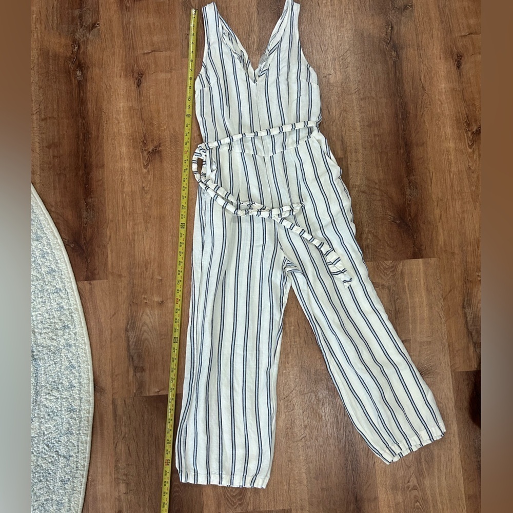 Universal Thread Linen Blend White Pinstripe Jump Suit Women’s size Small - Picture 9 of 13